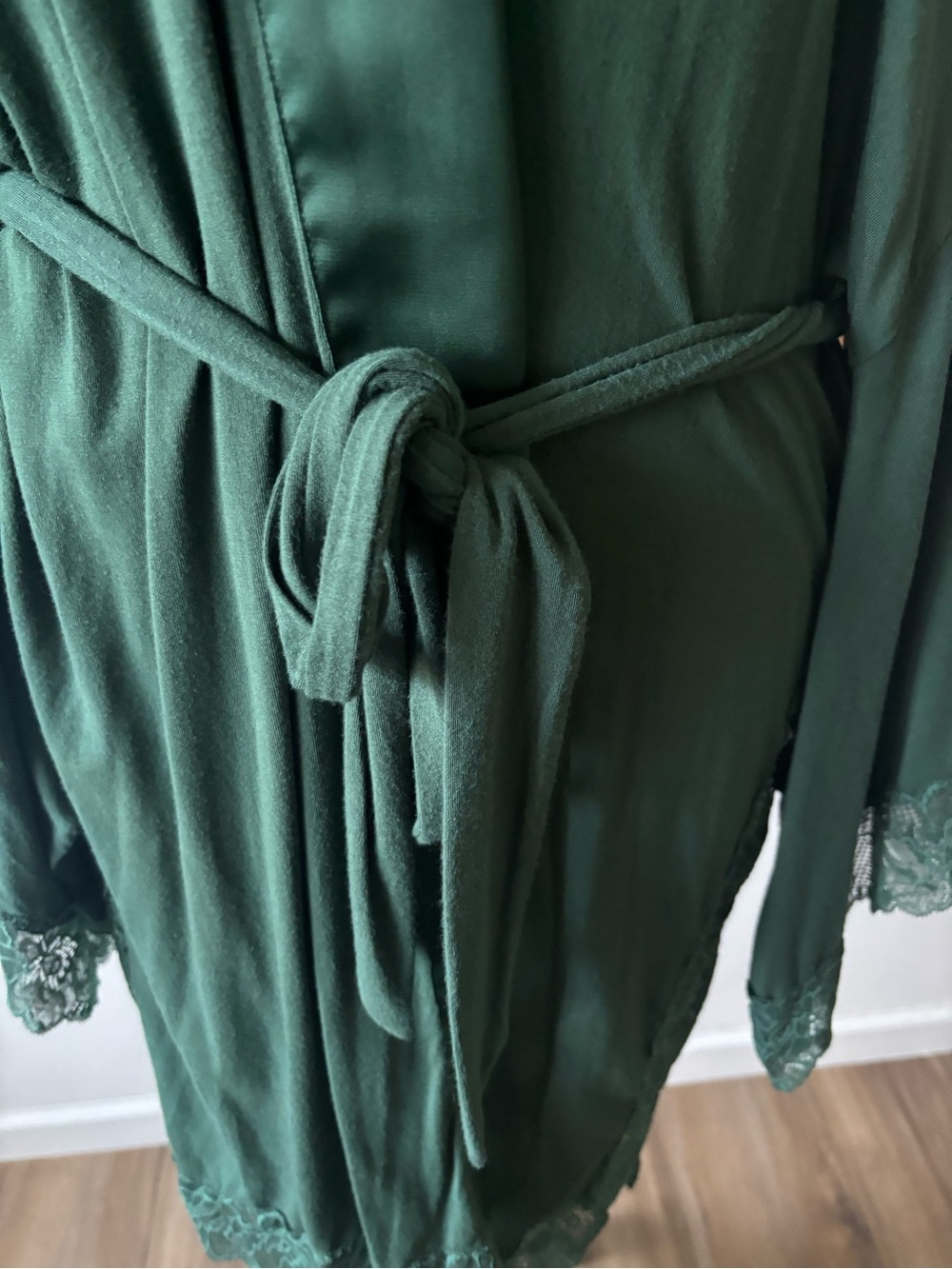 Victoria’s Secret Heavenly Green Lace Trim Robe - Picture 6 of 11